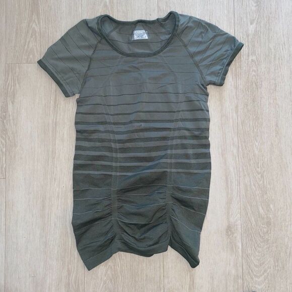 Athleta Short Sleeve Compression Workout Shirt Grey Women's Small - Picture 1 of 4